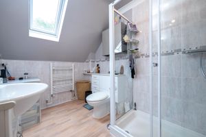 En-suite- click for photo gallery